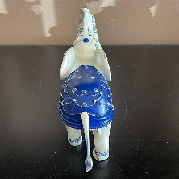 The Hamilton collection sparkling blue willow elephant figurine - Picture 4 of 12